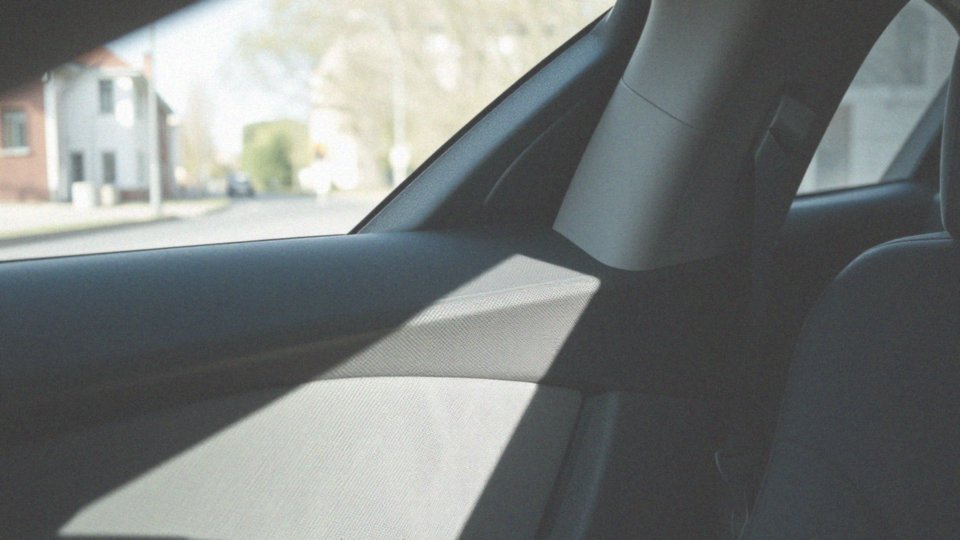 Jak folia akustyczna poprawia komfort akustyczny i jakość dźwięku?