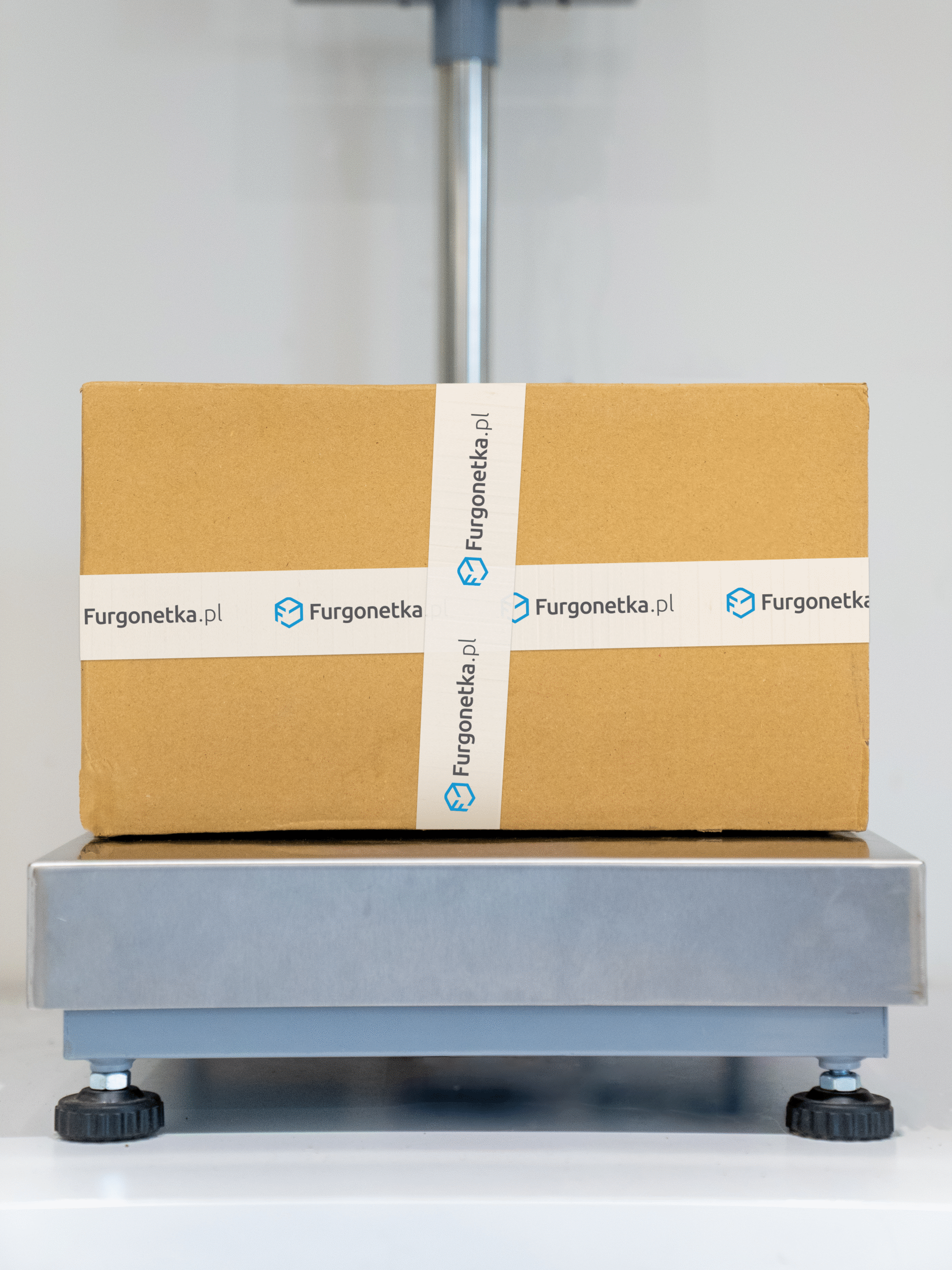 Centrum logistyczne Twojej dzielnicy. Jak Furgonetka Punkt ułatwia wysyłkę i odbiór paczek w Warszawie?