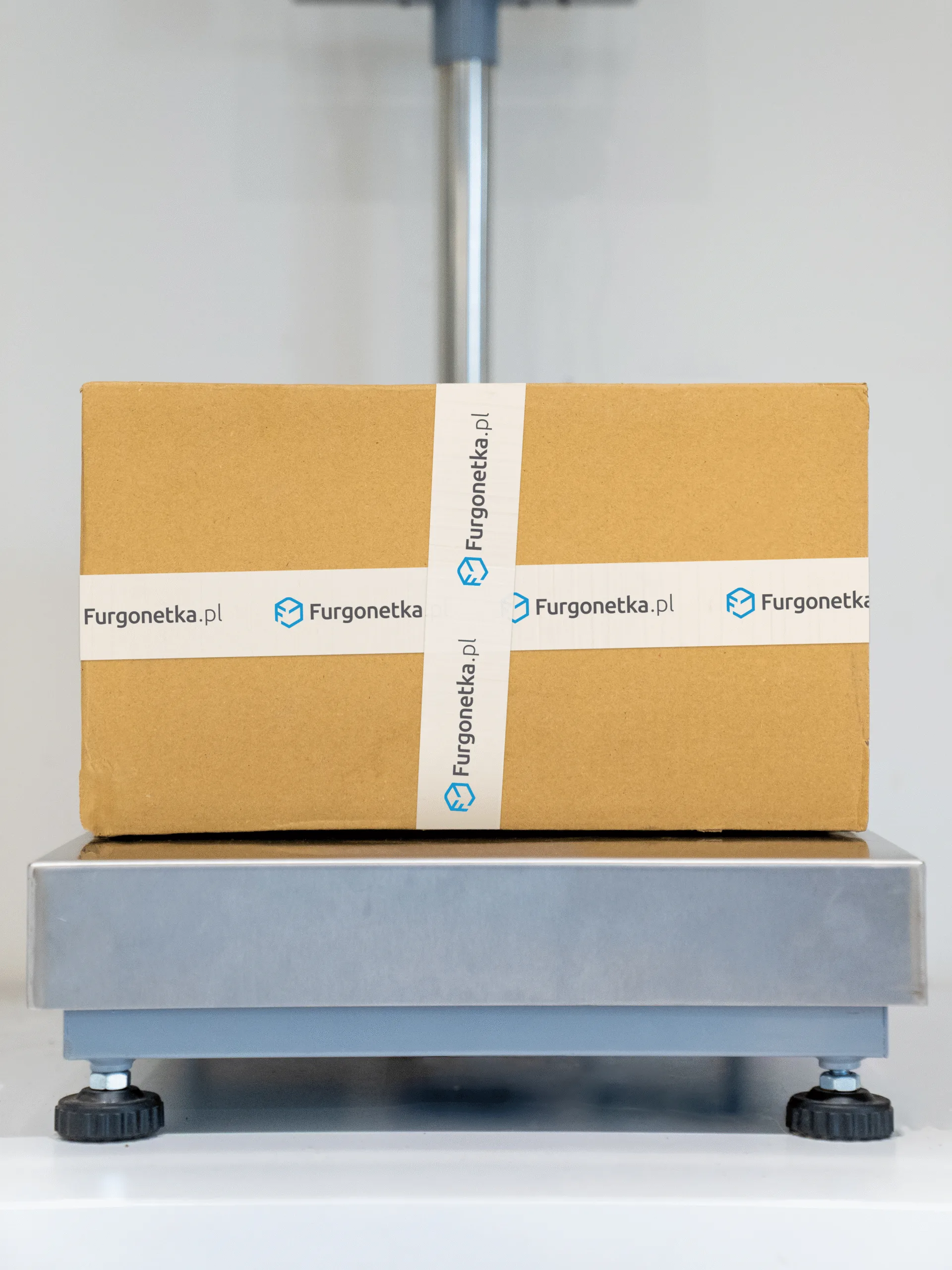 Centrum logistyczne Twojej dzielnicy. Jak Furgonetka Punkt ułatwia wysyłkę i odbiór paczek w Warszawie?