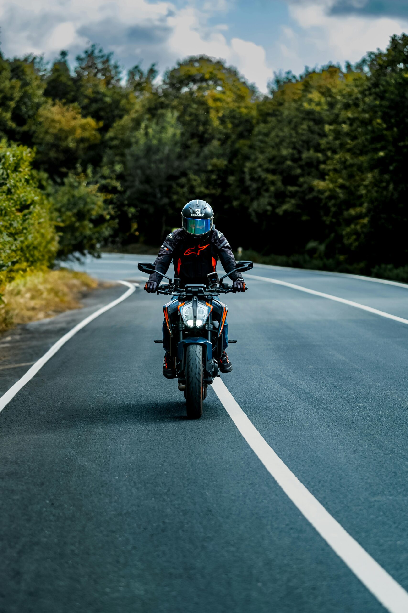 Jak skompletować sprzęt motocyklowy na więcej niż jeden sezon?