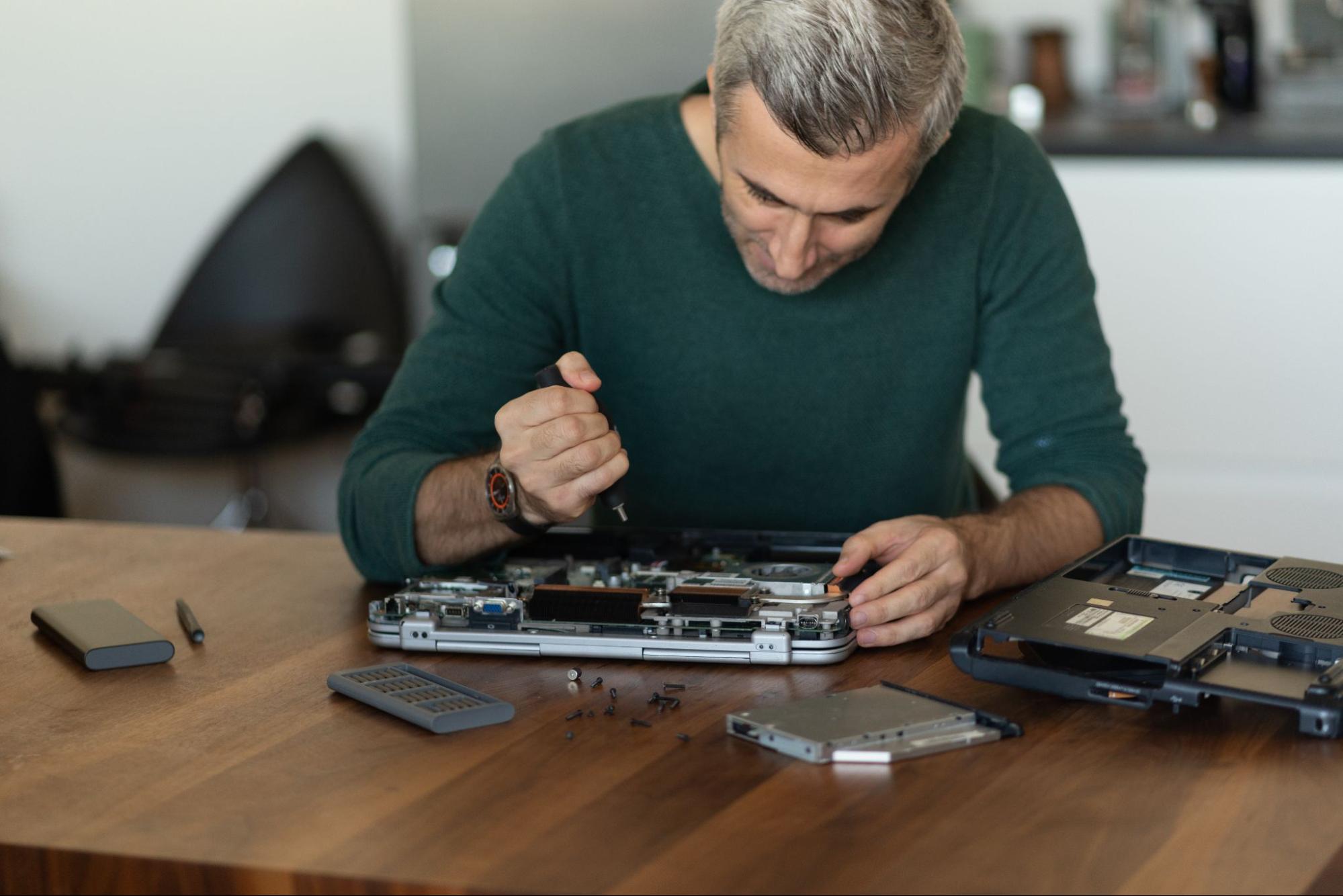 Flix – Serwis Apple Warszawa – przewodnik po naprawie urządzeń Apple