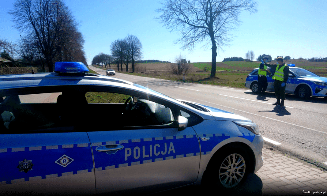 Policja poszukuje świadków kradzieży słuchawek w Warszawie