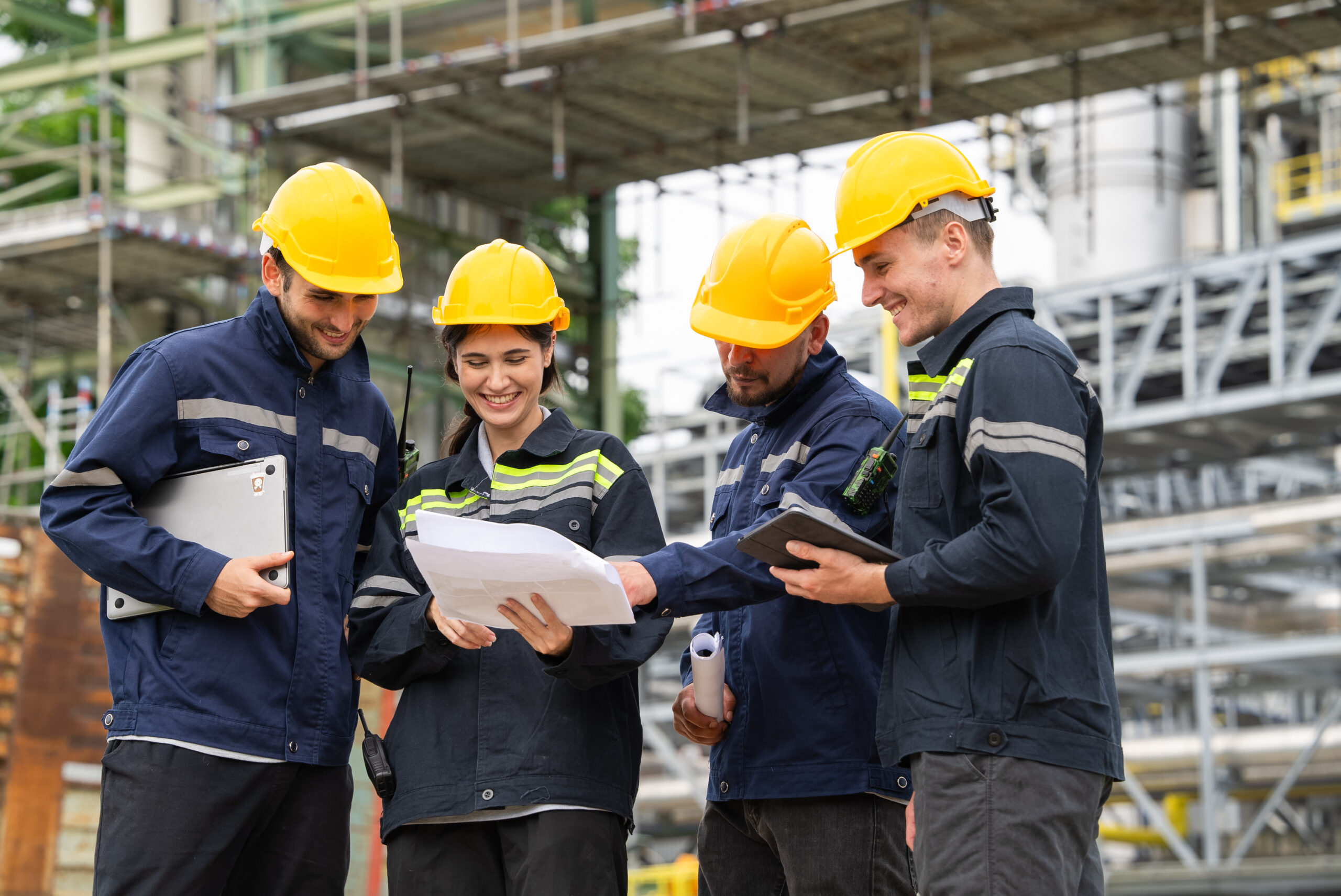 Szkolenia wstępne i okresowe BHP – co jest obowiązkowe, a co warto dodać w firmie?