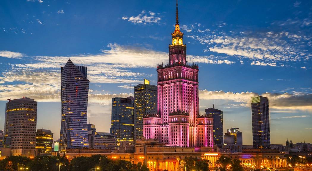 Wykończenie mieszkania od dewelopera w Warszawie – jak przejść od stanu deweloperskiego do gotowego wnętrza bez niepotrzebnego stresu