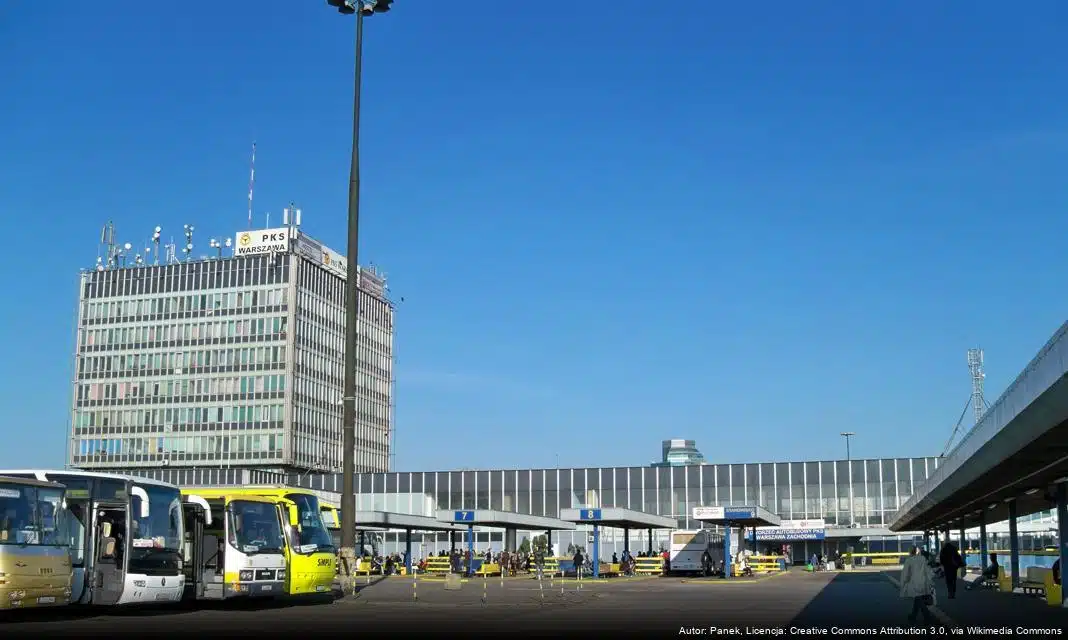 Weekendowy tramwaj z książkami w Warszawie z okazji Dnia Książki
